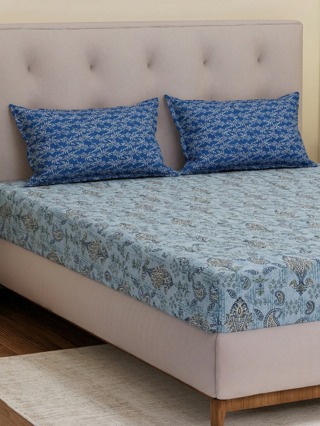 MOCA by Monte Carlo 120 TC Polycotton Double Bed Bedsheet with 2 Pillow Covers Paradise Collection