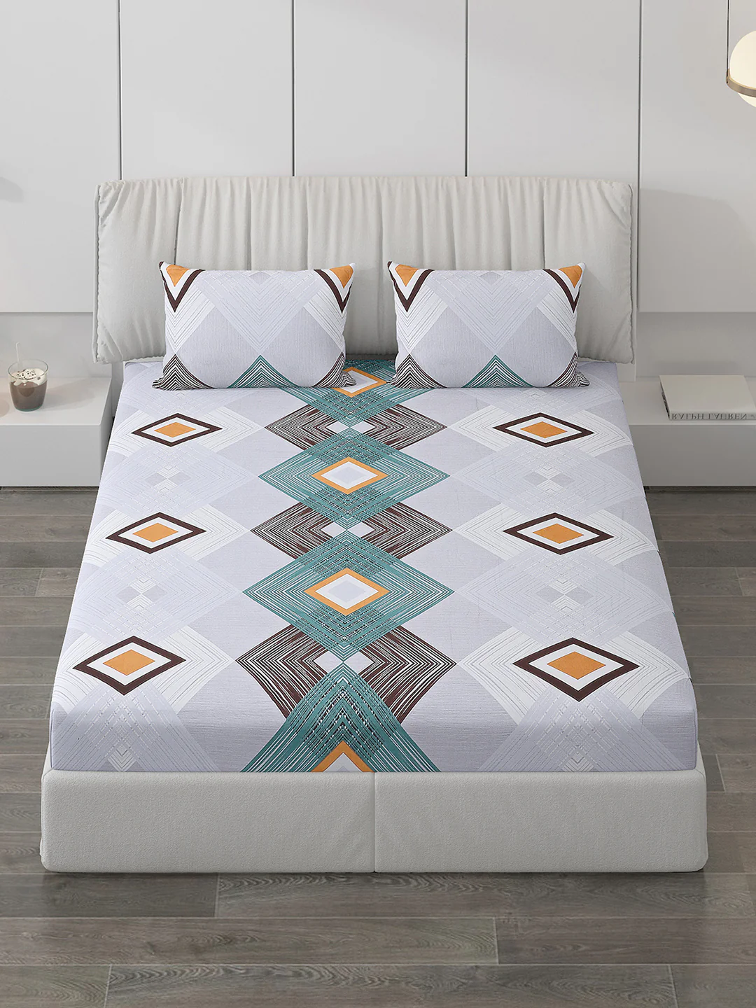 130 GSM Polyester Double Bed Bedsheet with 2 Pillow Covers - Image 2