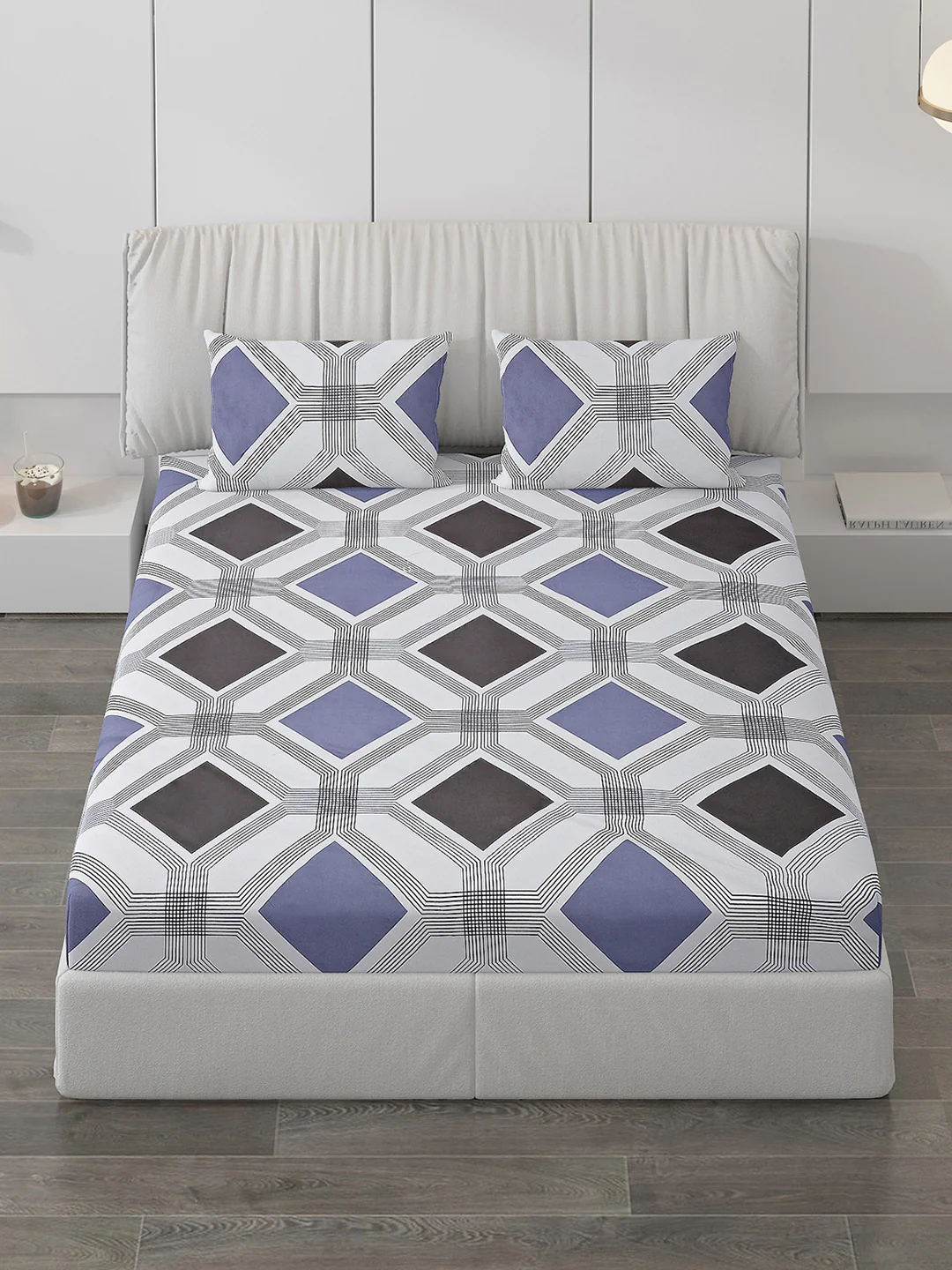 130 GSM Polyester Double Bed Bedsheet with 2 Pillow Covers - Image 2