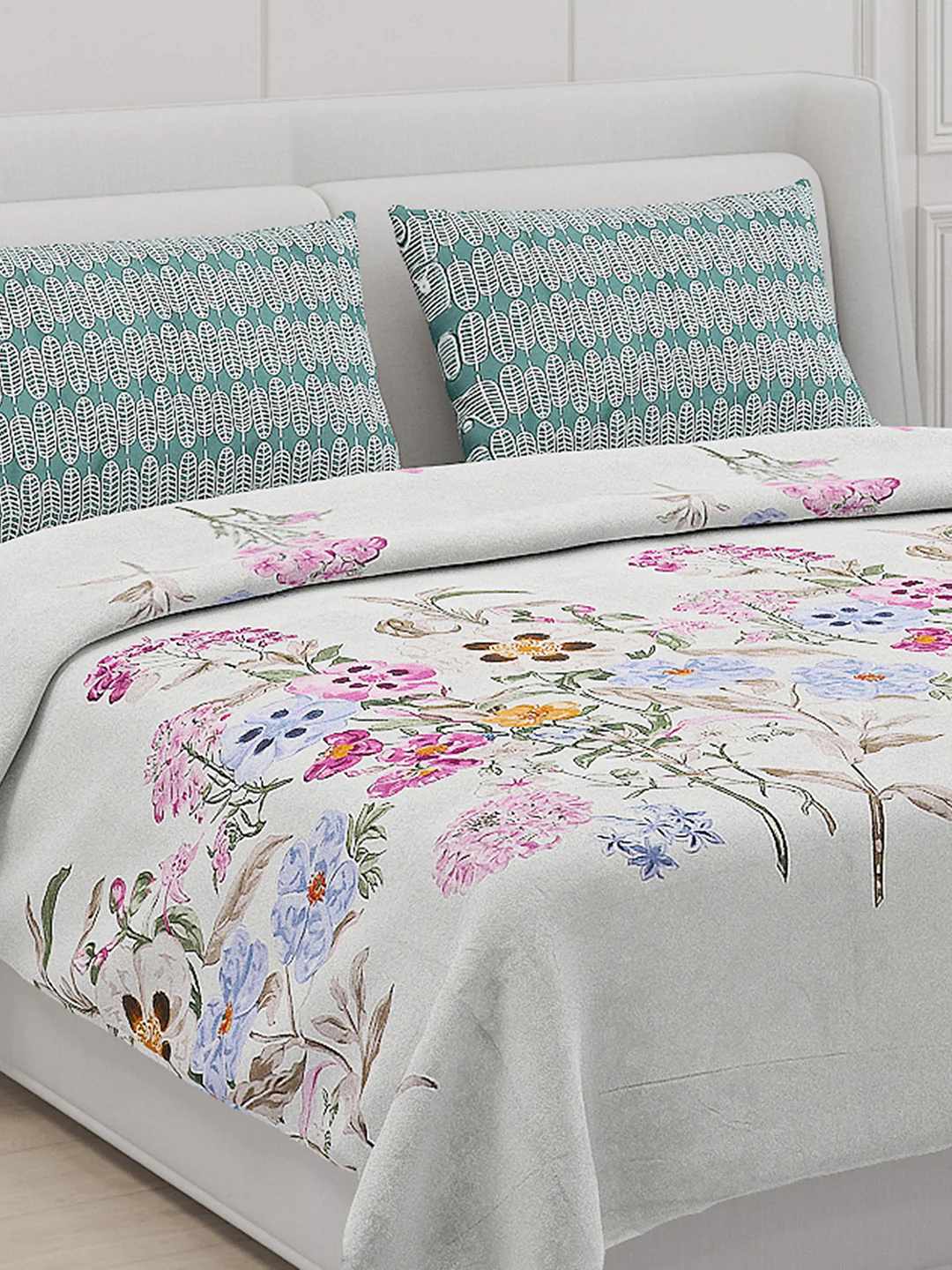 130 GSM Polyester Double Bed Bedsheet with 2 Pillow Covers - Image 5
