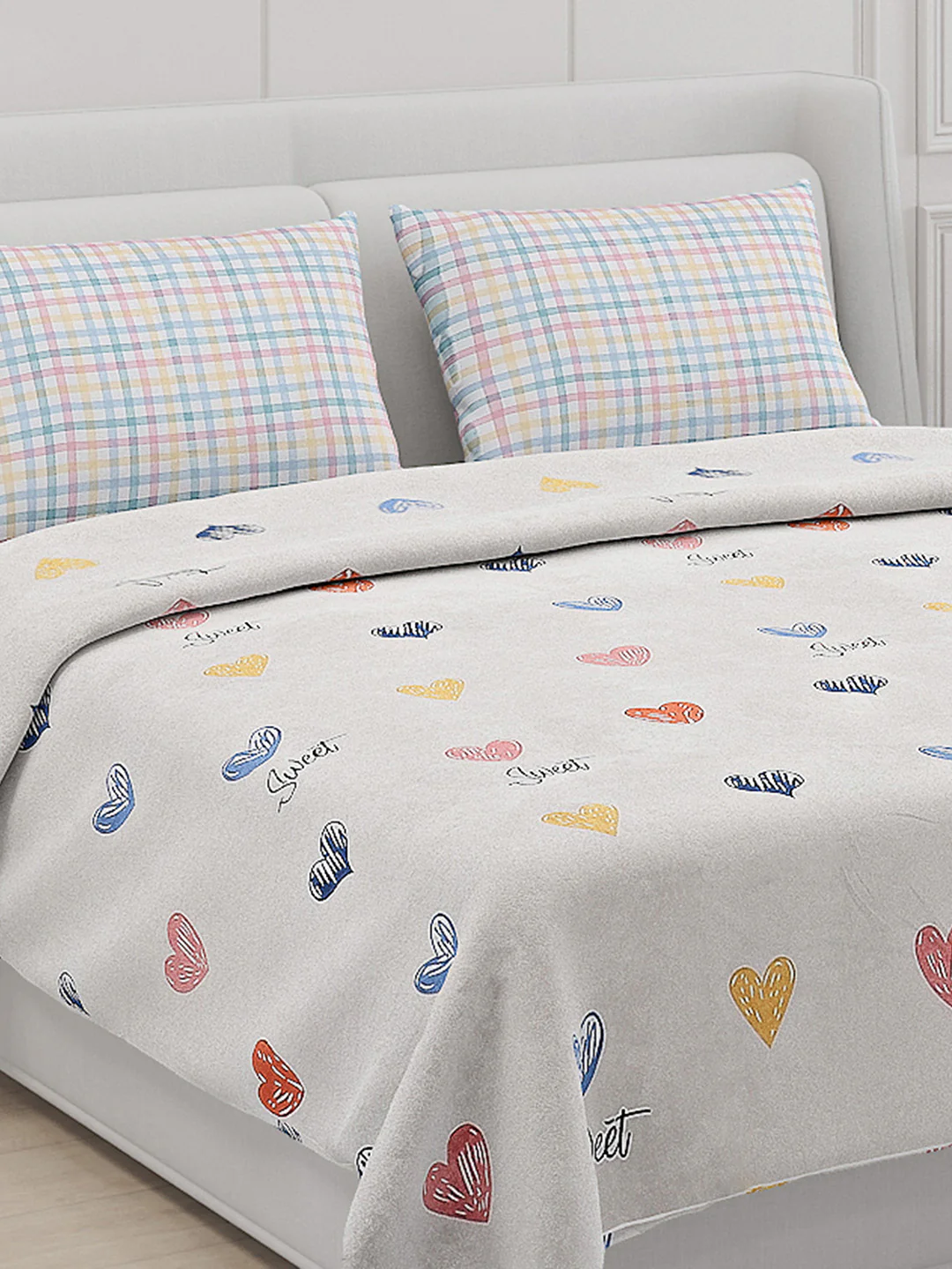 130 GSM Polyester Double Bed Bedsheet with 2 Pillow Covers - Image 5