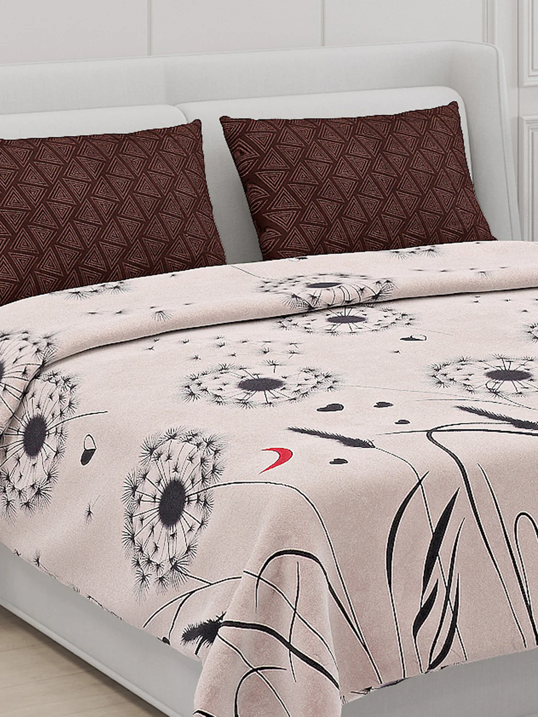 130 GSM Polyester Double Bed Bedsheet with 2 Pillow Covers - Image 5