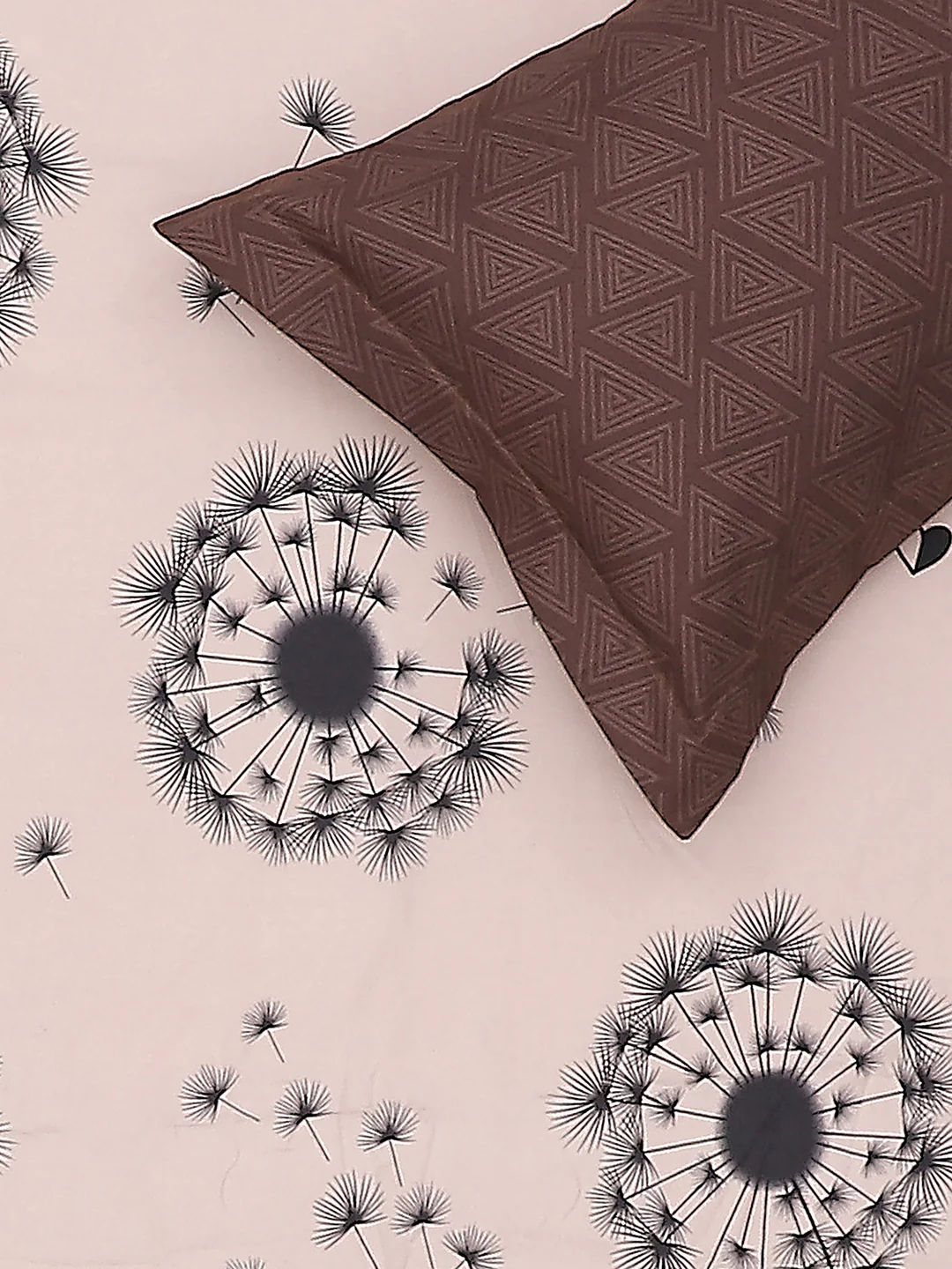 130 GSM Polyester Double Bed Bedsheet with 2 Pillow Covers - Image 6
