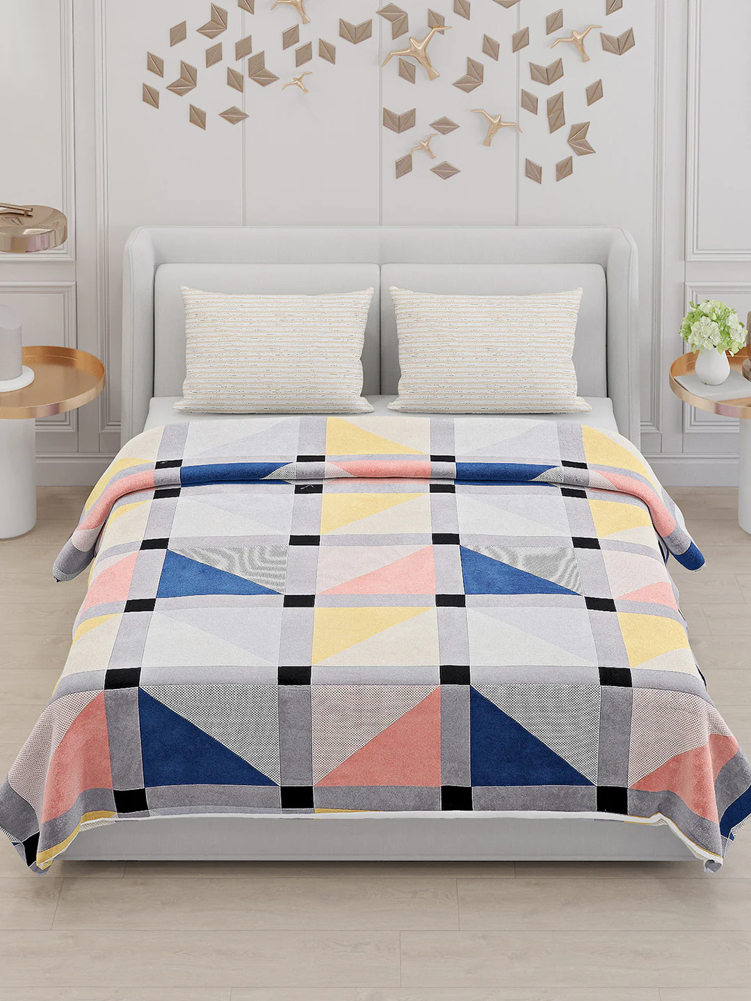 130 GSM Polyester Double Bed Bedsheet with 2 Pillow Covers - Image 2
