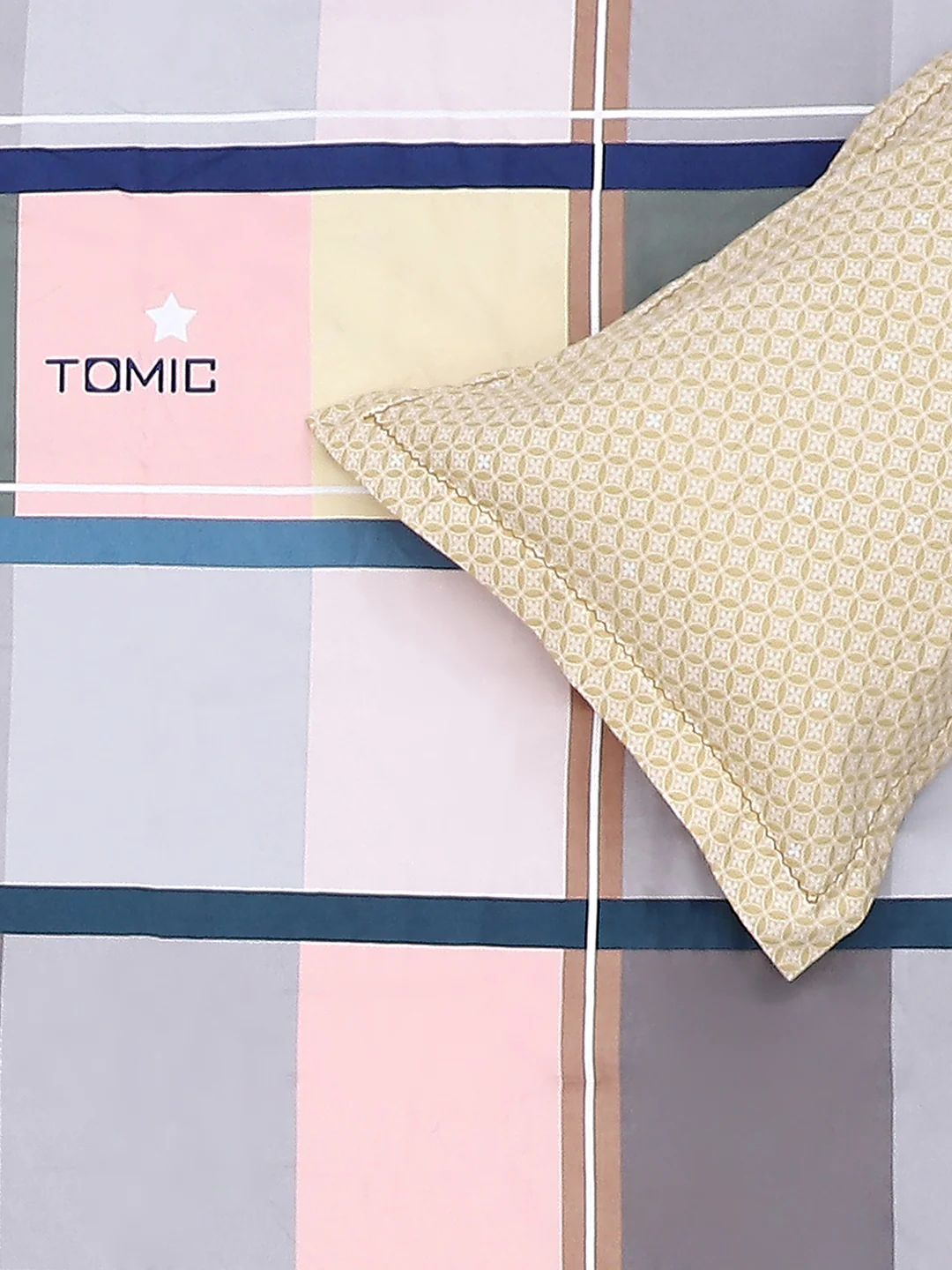 130 GSM Polyester Double Bed Bedsheet with 2 Pillow Covers - Image 6