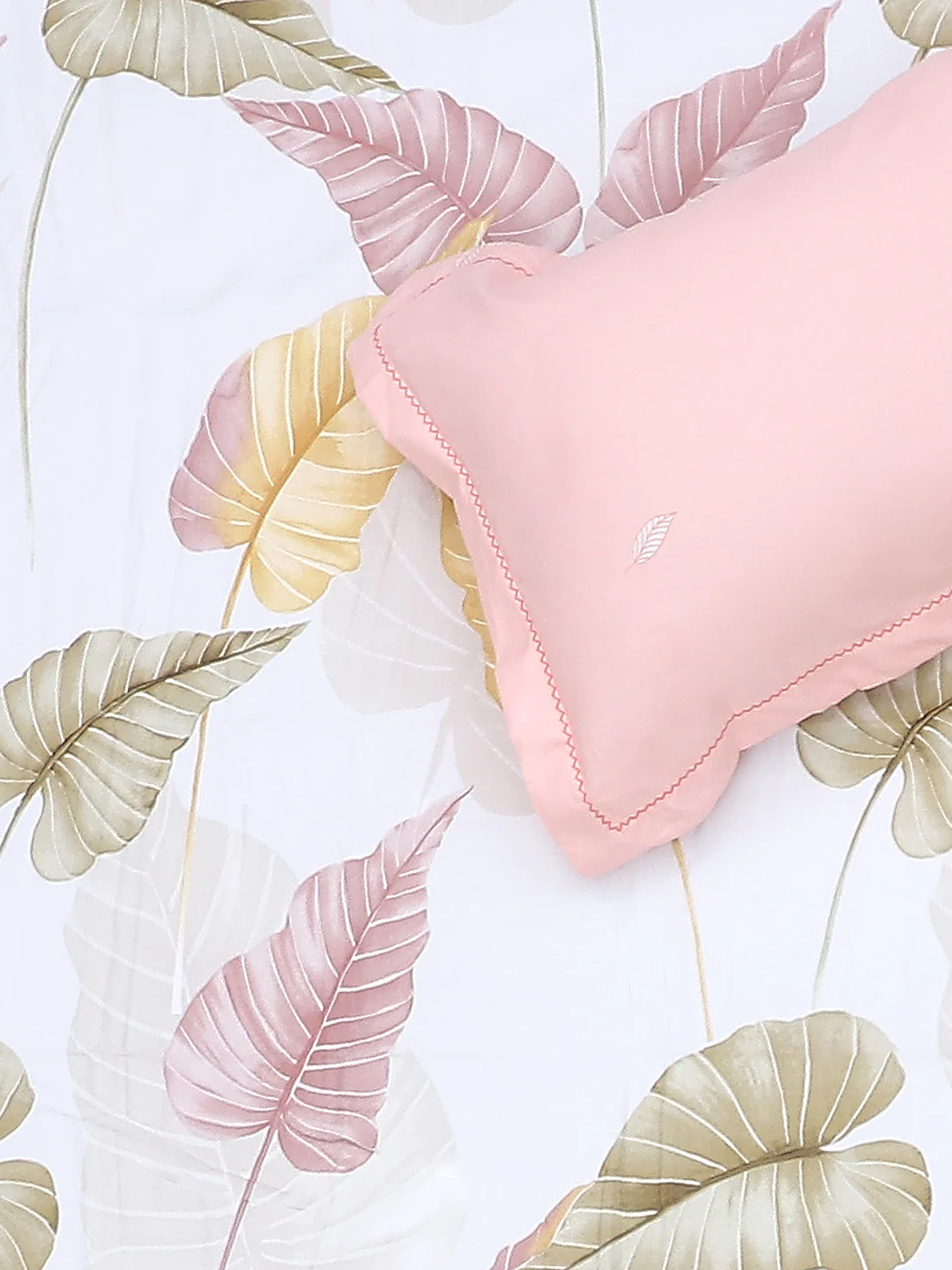 130 GSM Polyester Double Bed Bedsheet with 2 Pillow Covers - Image 6