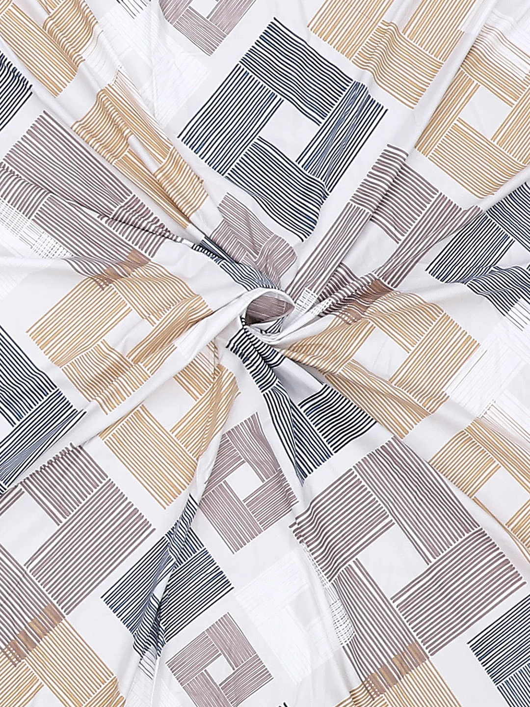 130 GSM Polyester Double Bed Bedsheet with 2 Pillow Covers - Image 9