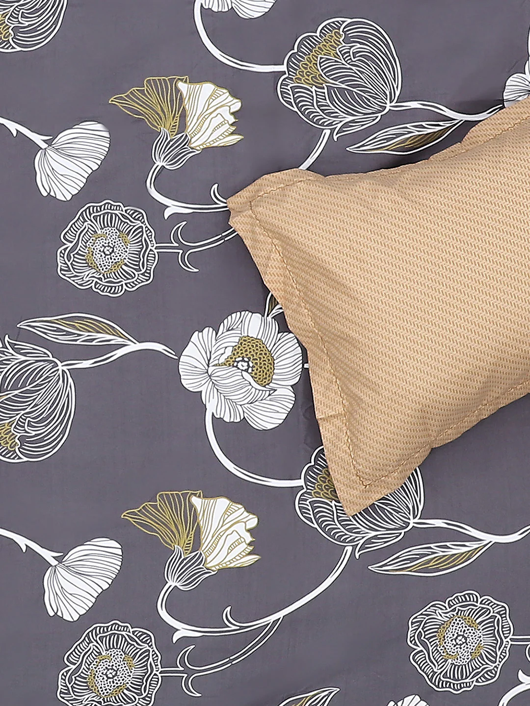 130 GSM Polyester Double Bed Bedsheet with 2 Pillow Covers - Image 6