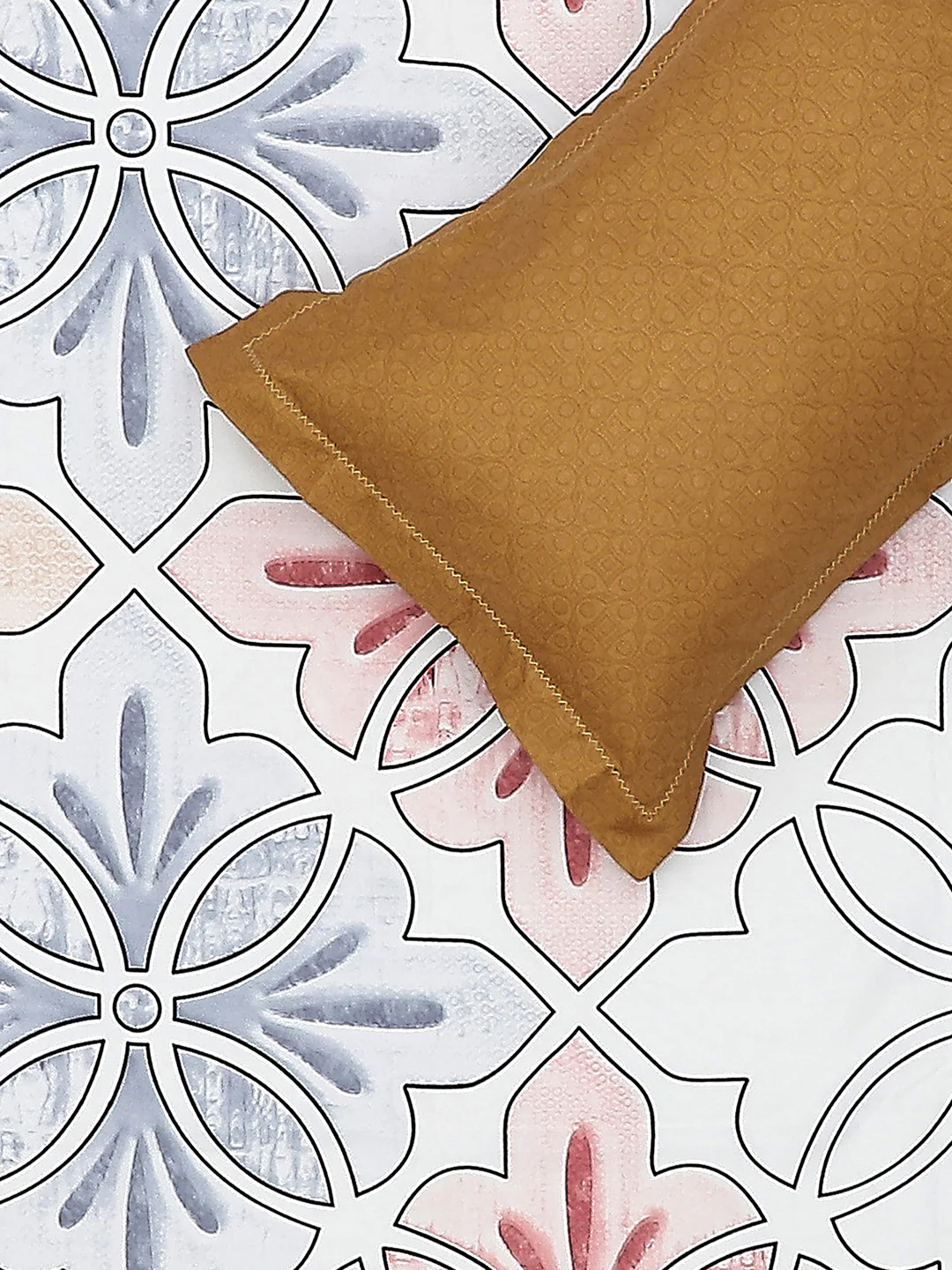 130 GSM Polyester Double Bed Bedsheet with 2 Pillow Covers - Image 6