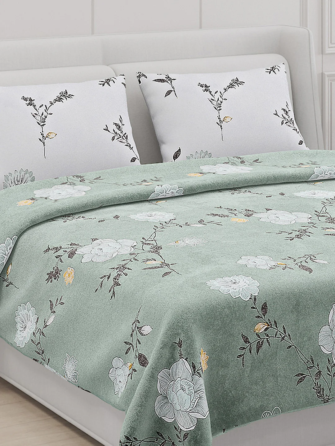 130 GSM Polyester Double Bed Bedsheet with 2 Pillow Covers - Image 5