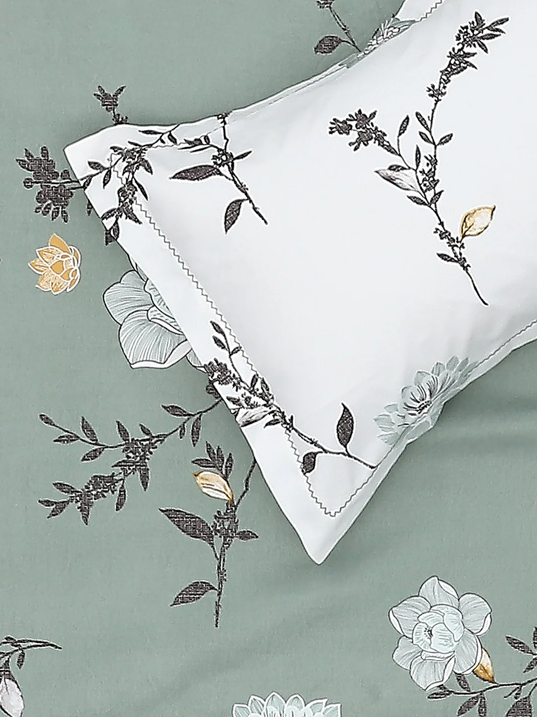 130 GSM Polyester Double Bed Bedsheet with 2 Pillow Covers - Image 6