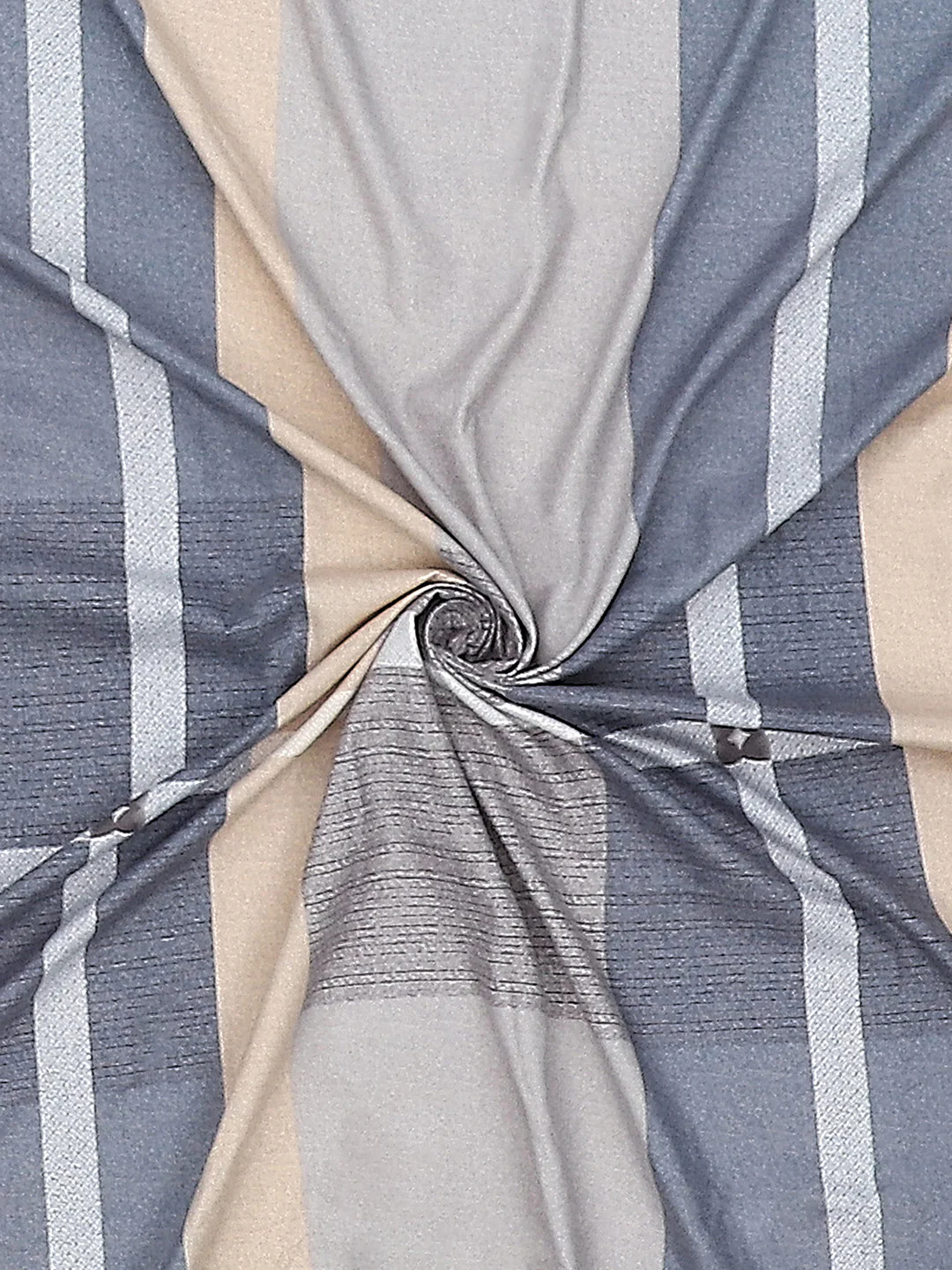 130 GSM Polyester Double Bed Bedsheet with 2 Pillow Covers - Image 9