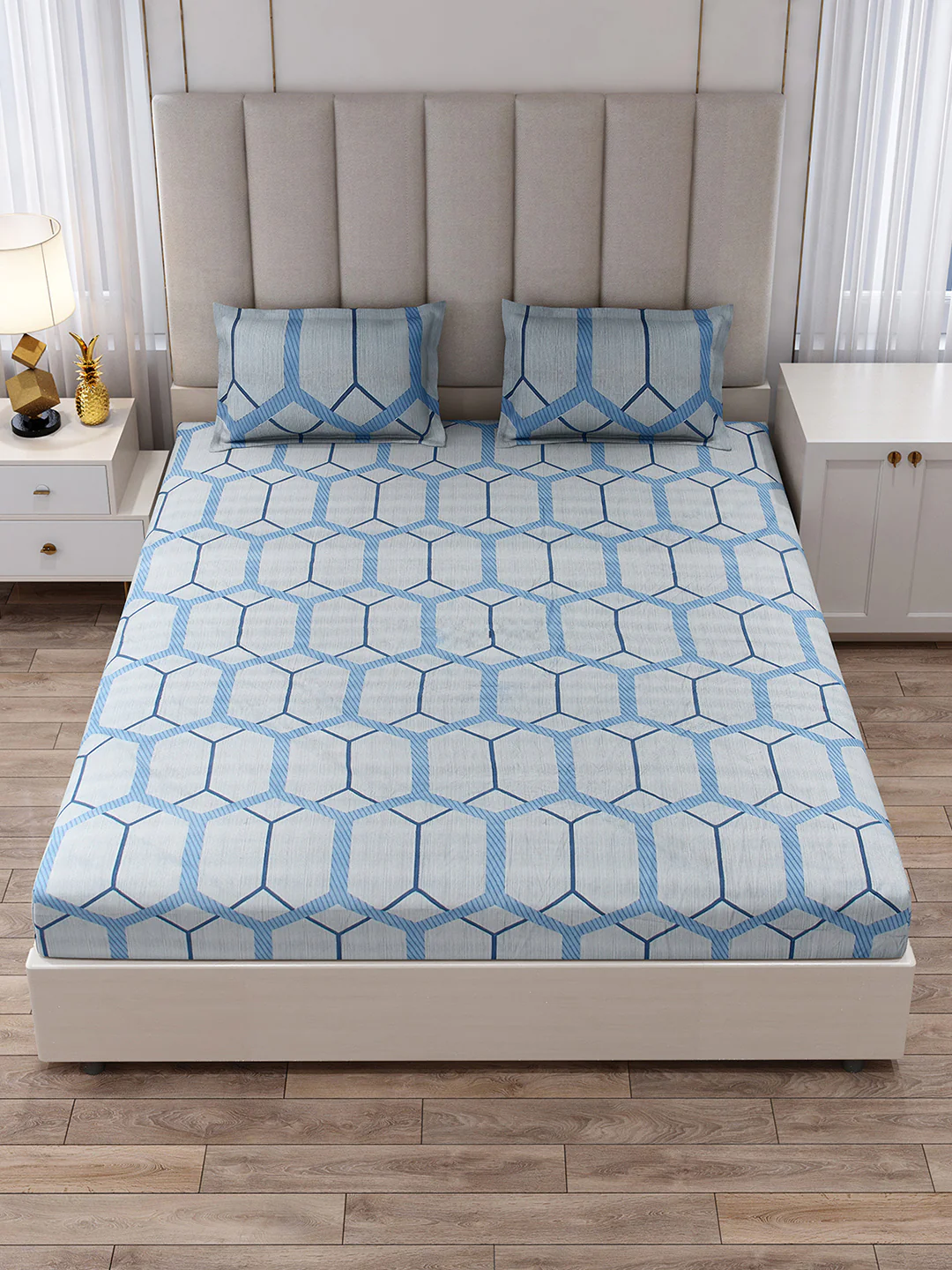 130 GSM Polyester King Size 1 Bedsheet with 2 Pillow Covers (Royal King) - Image 3