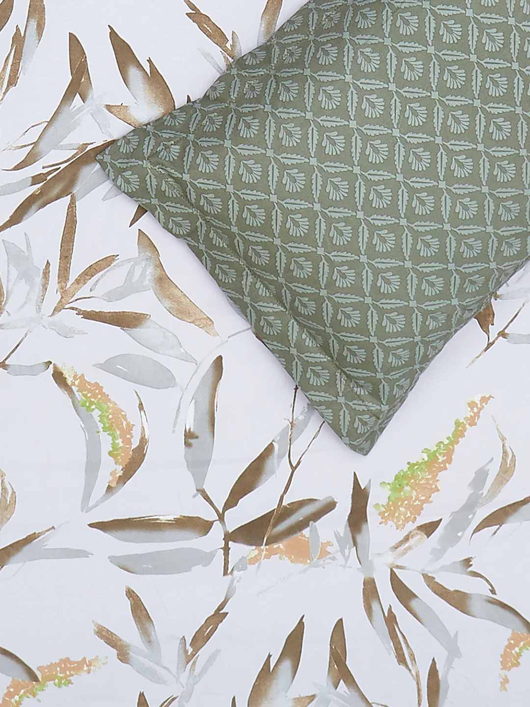 130 GSM Polyester King Size 1 Bedsheet with 2 Pillow Covers (Stanley) - Image 5