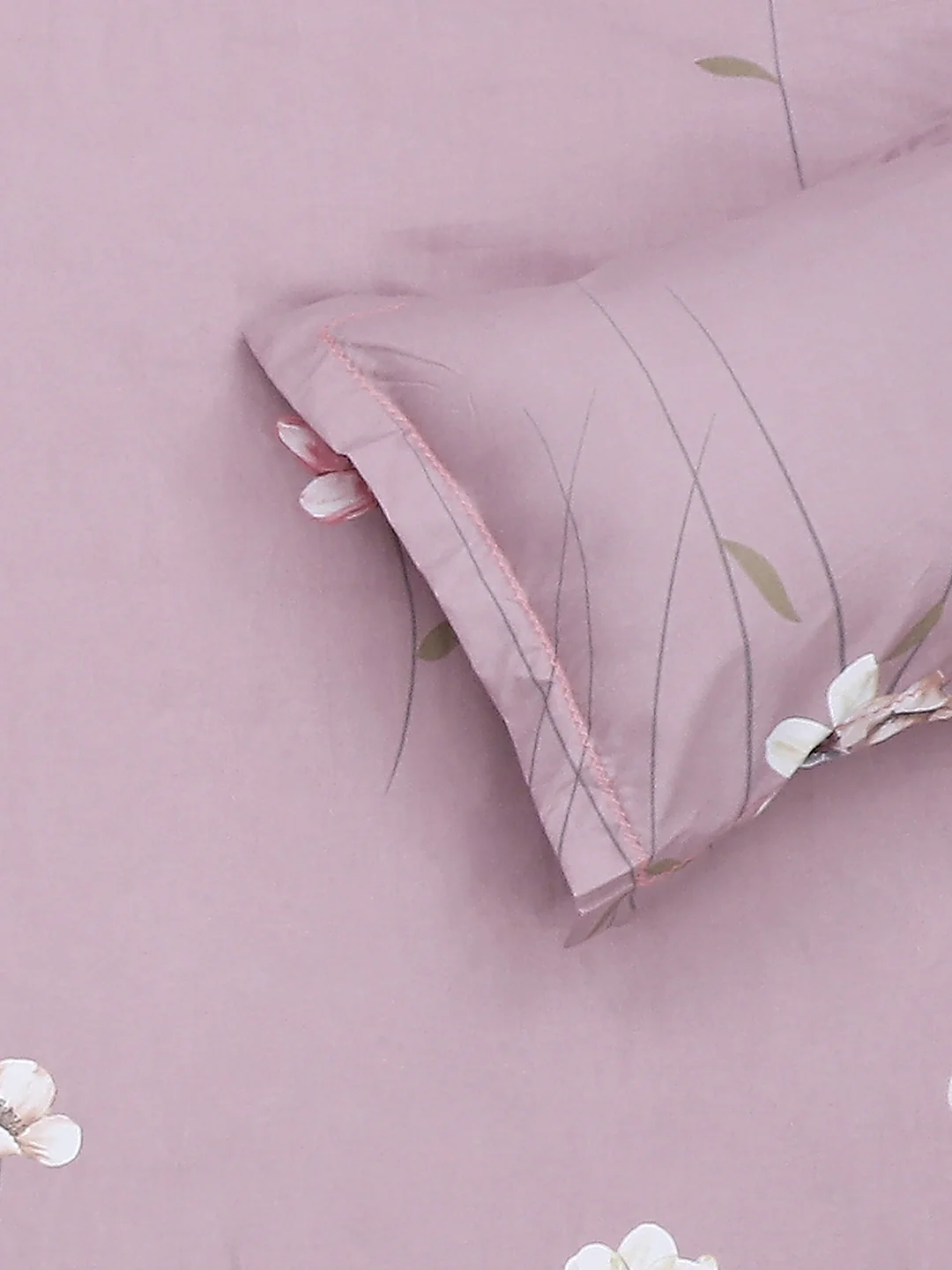 140 GSM Polyester Double Bed Bedsheet with 2 Pillow Covers - Image 6