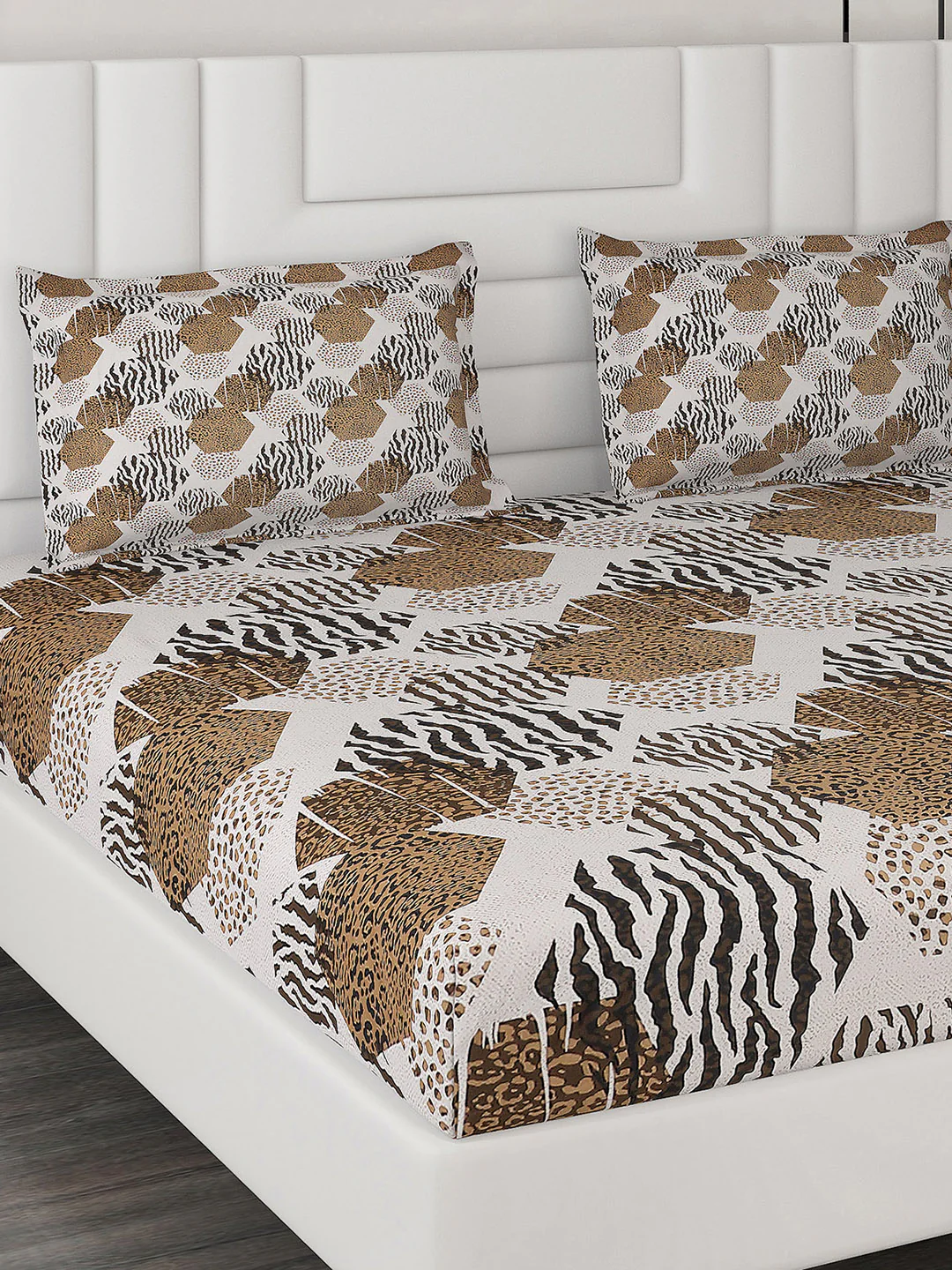 144 TC Cotton Double Bedsheet with 2 Pillow Covers - Image 4
