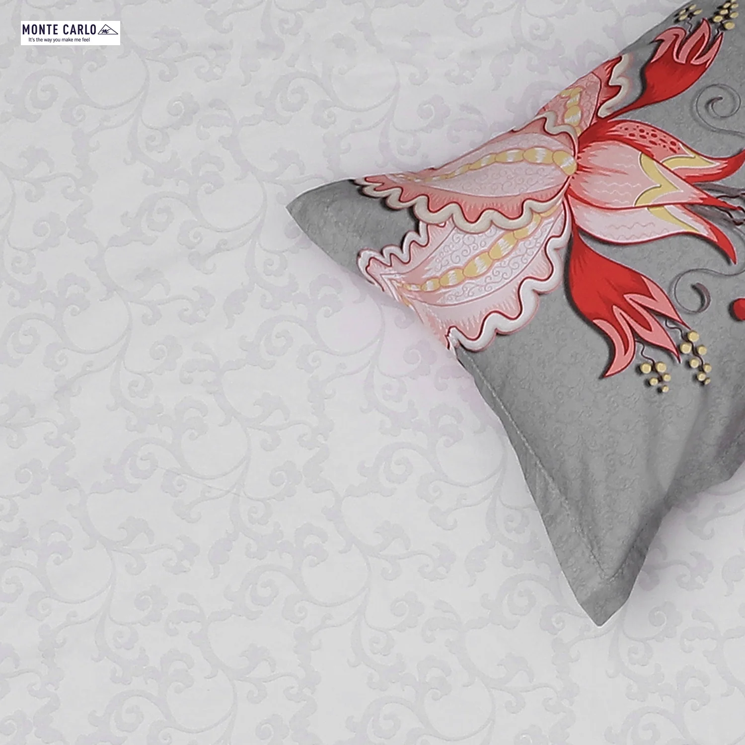 300 TC Cotton Double Bedsheet with 2 Pillow Covers - Image 5