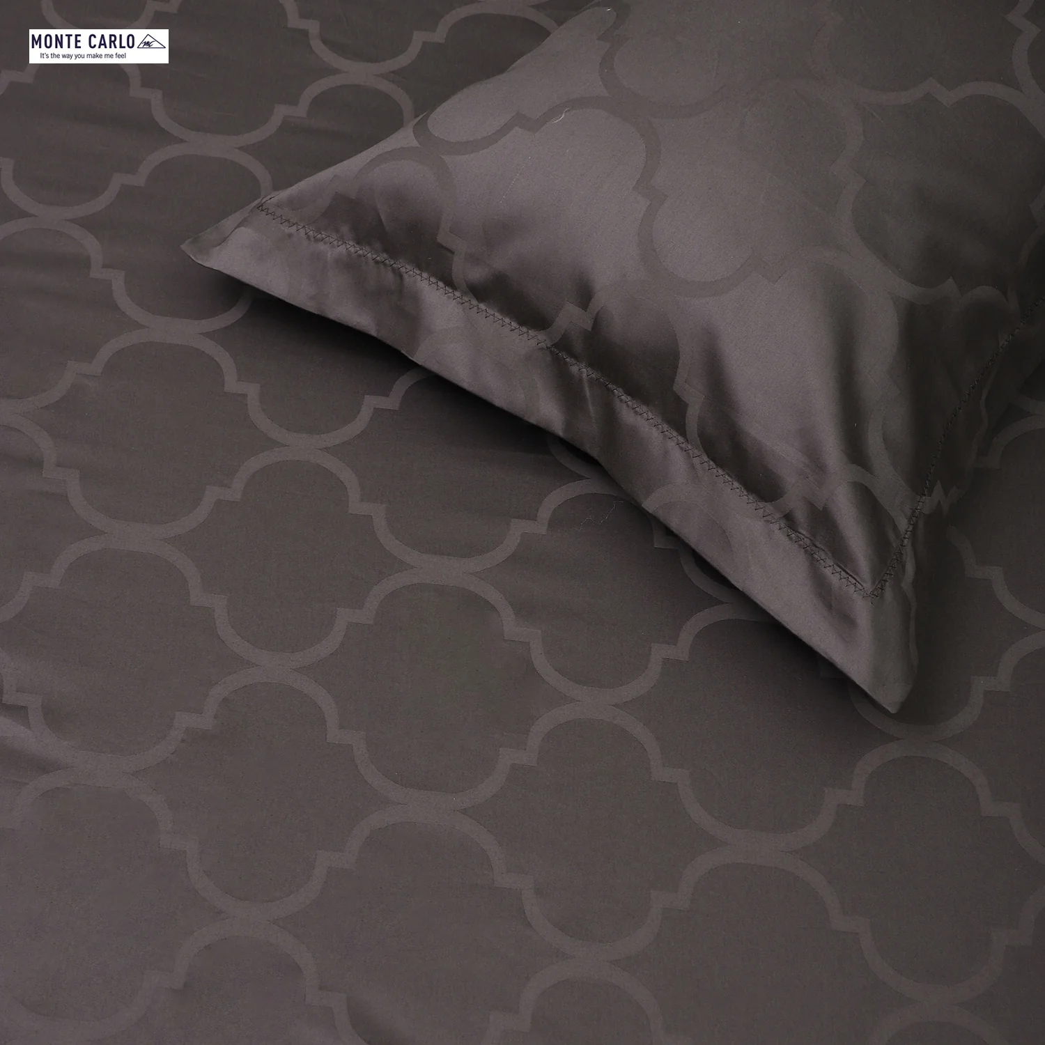 400 TC Cotton Double Bedsheet with 2 Pillow Covers - Image 5