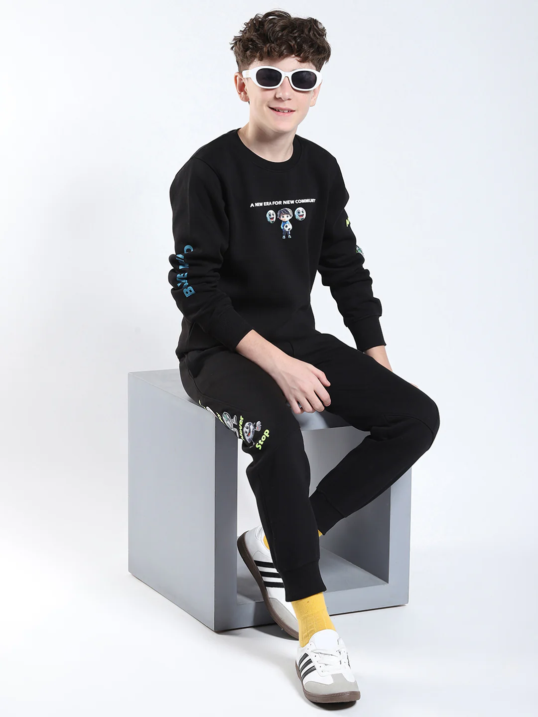Boys Black Printed Collar Full Sleeve Winter Tracksuit - Image 2