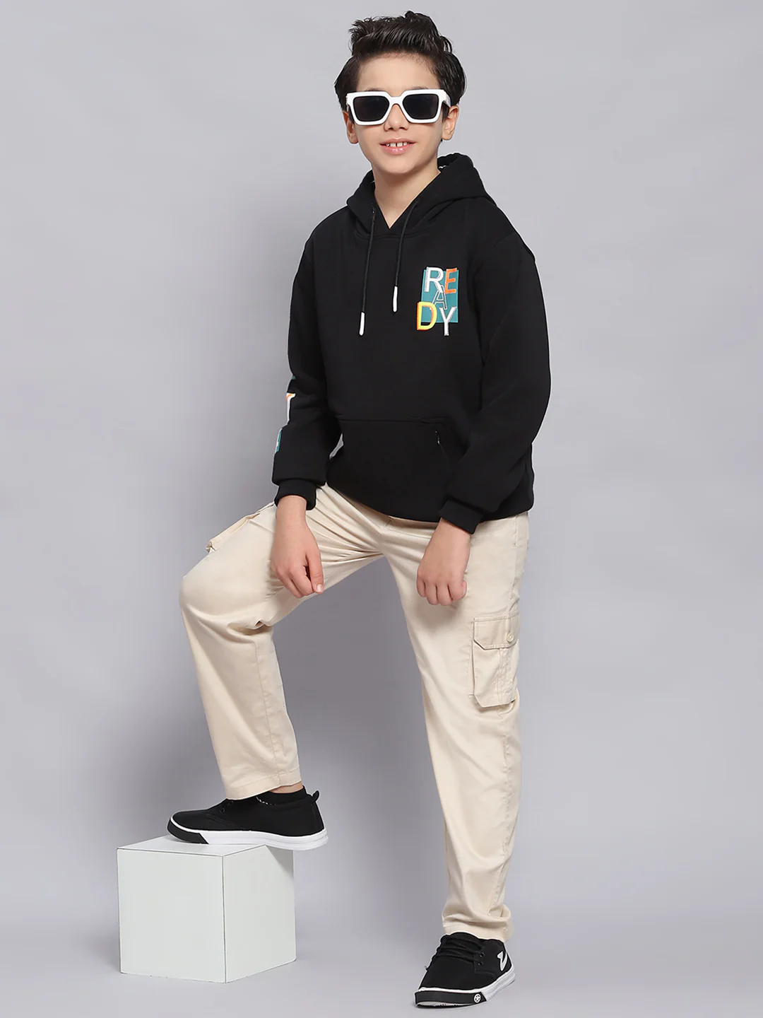 Boys Black Printed Hooded Full Sleeve Sweatshirt - Image 2