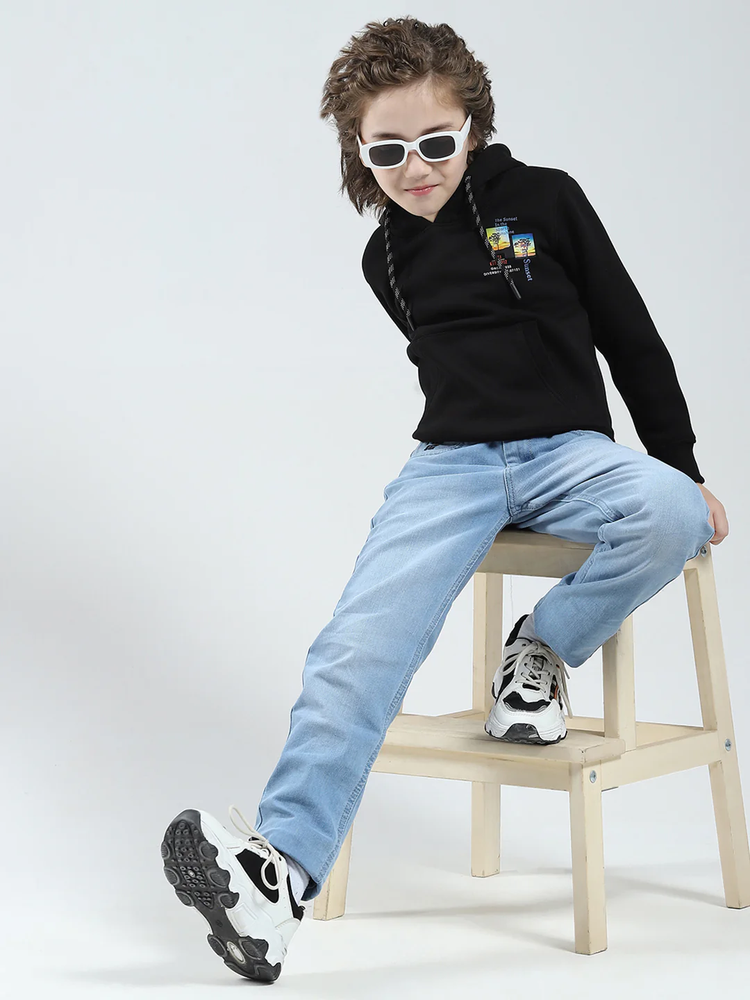 Boys Black Printed Hooded Full Sleeve Sweatshirt - Image 2