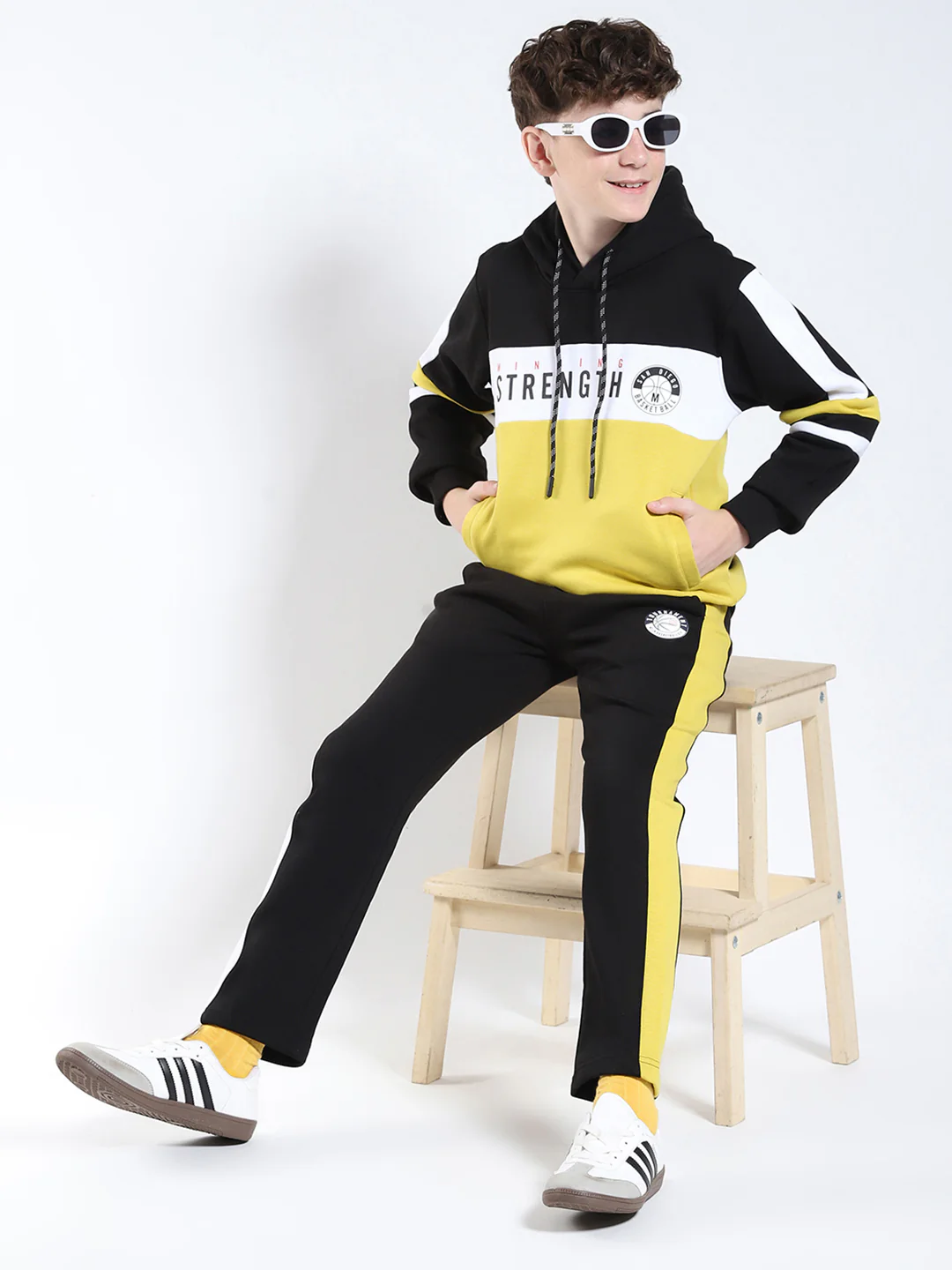 Boys Black Printed Hooded Full Sleeve Winter Tracksuit - Image 2