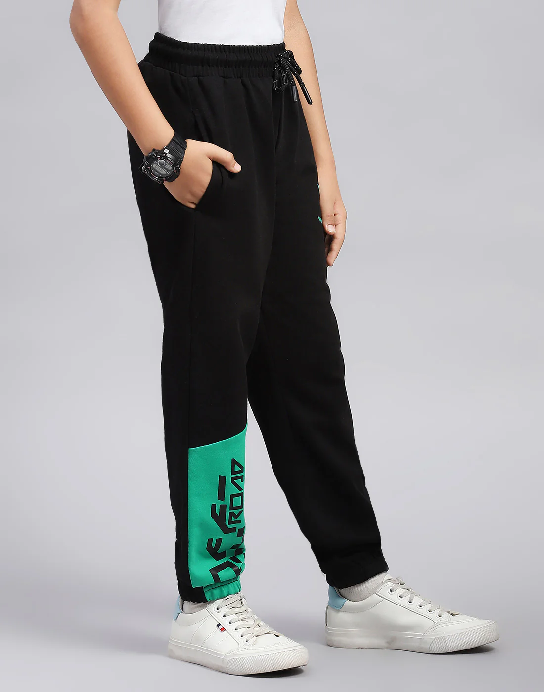 Boys Black Printed Regular Fit Lower - Image 4