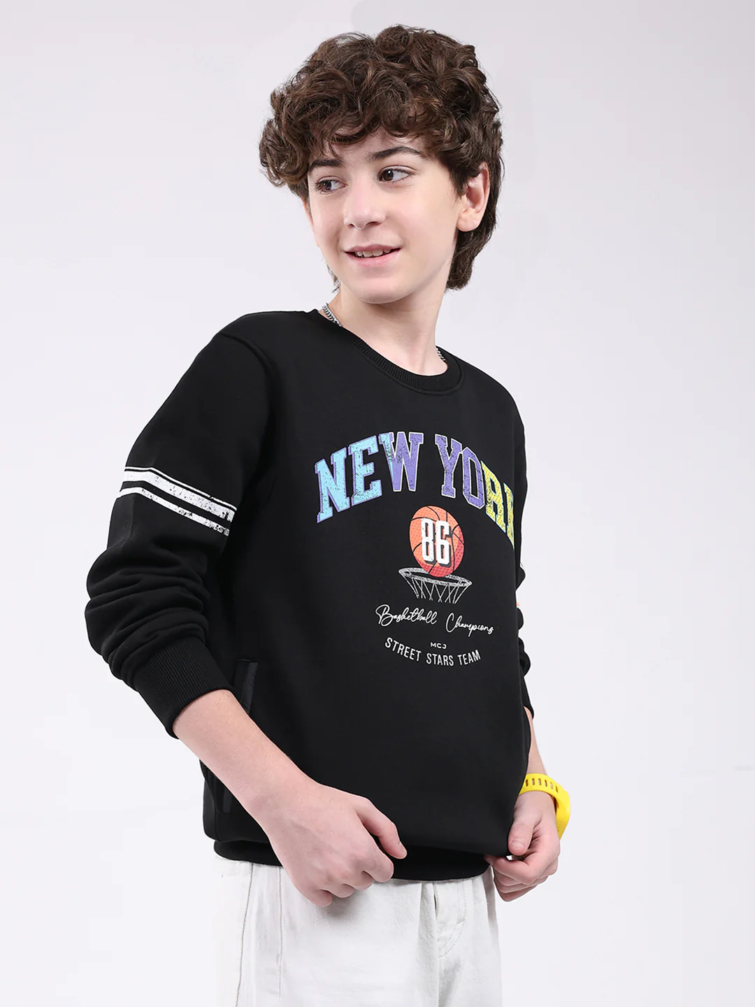Boys Black Printed Round Neck Full Sleeve Sweatshirt - Image 4