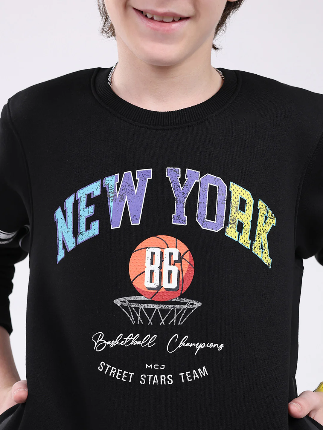 Boys Black Printed Round Neck Full Sleeve Sweatshirt - Image 7