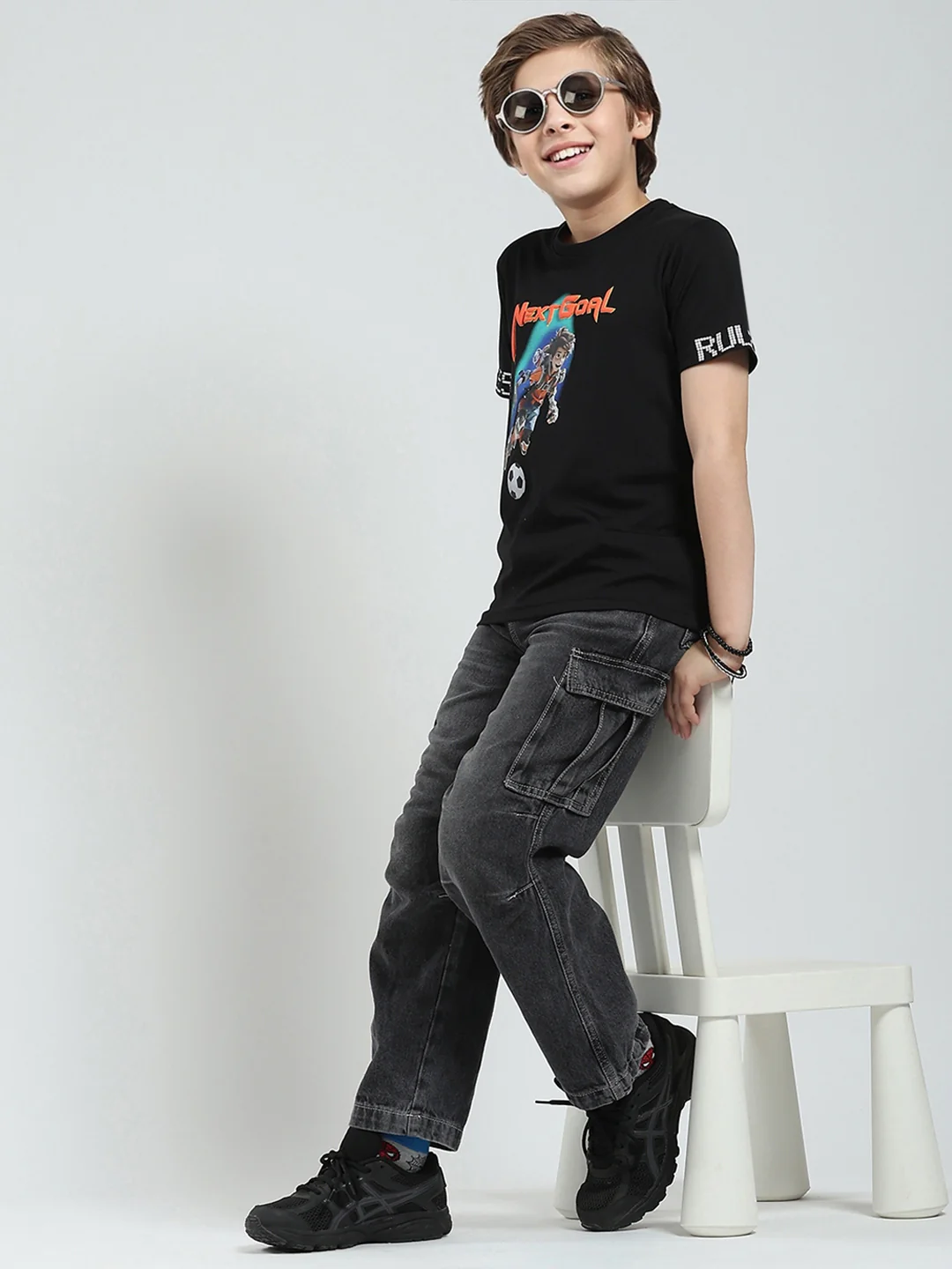 Boys Black Printed Round Neck Half Sleeve T-Shirt - Image 2