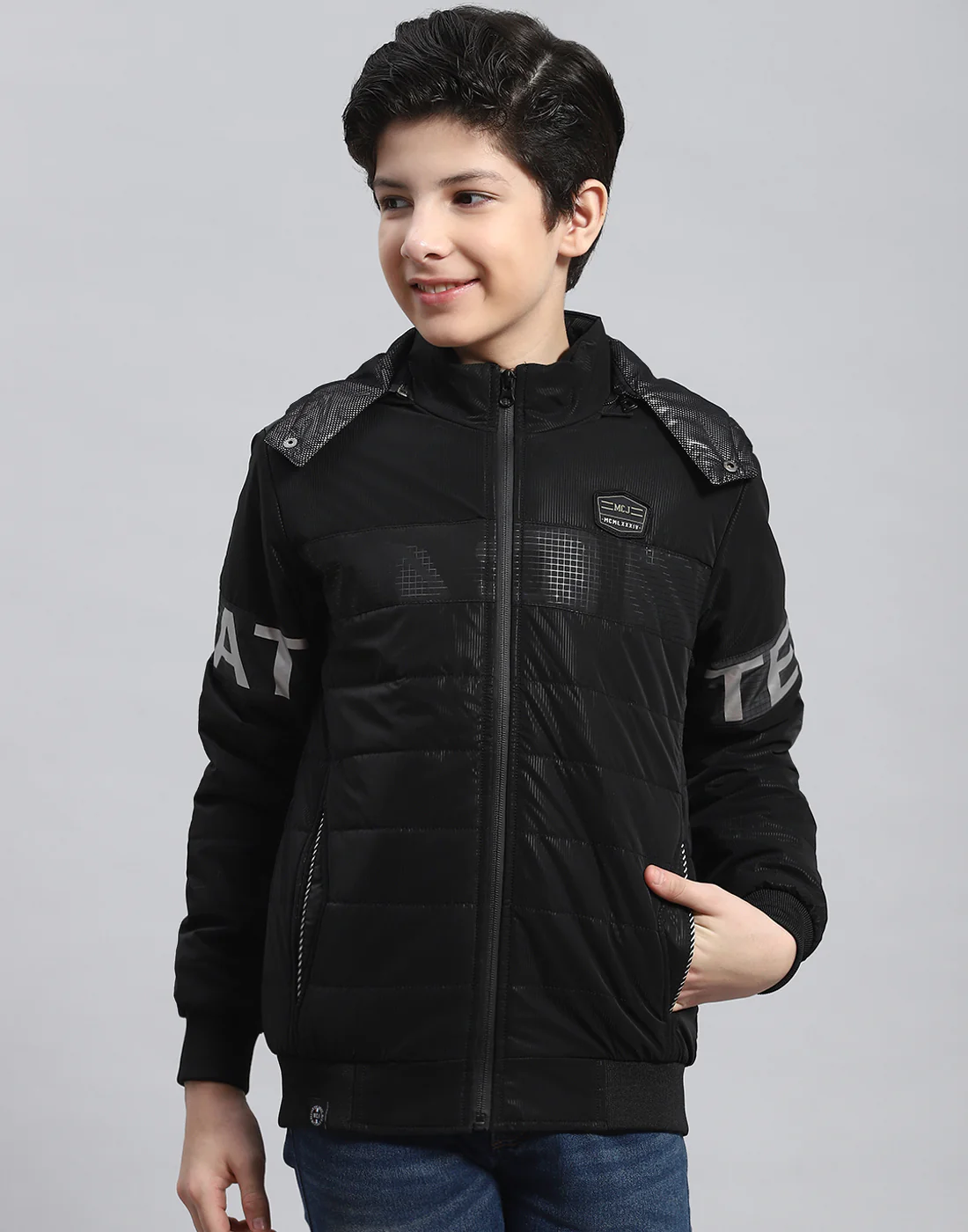 Boys Black Solid Hooded Full Sleeve Heating Jacket - Image 3