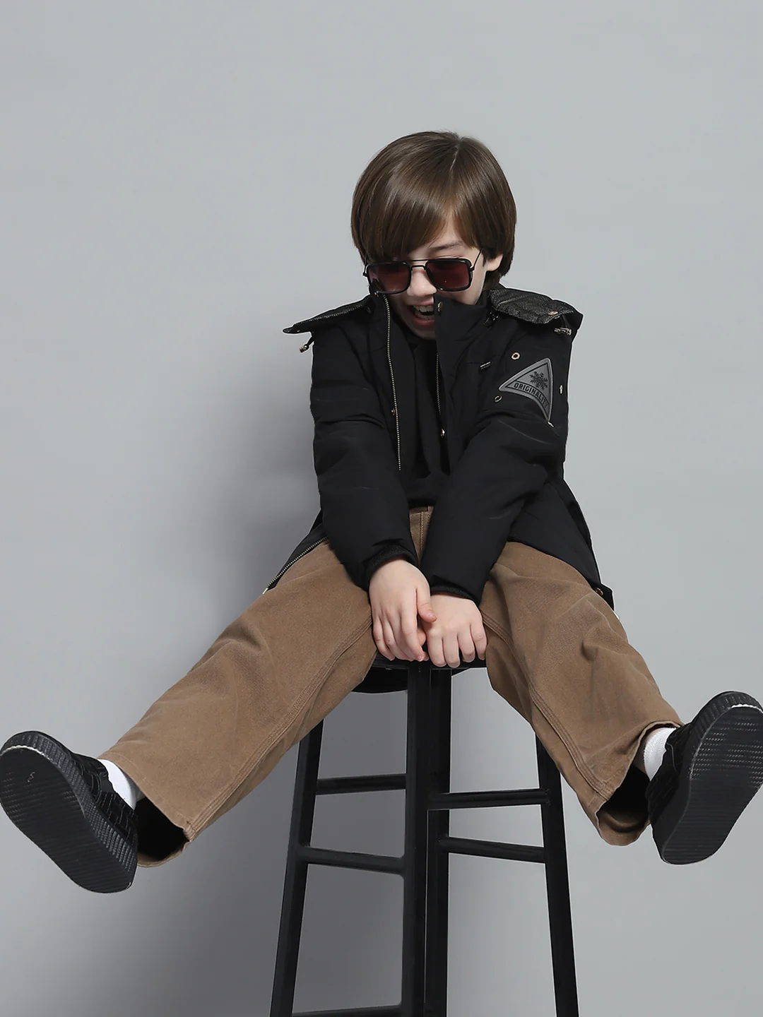 Boys Black Solid Hooded Full Sleeve Jacket - Image 2