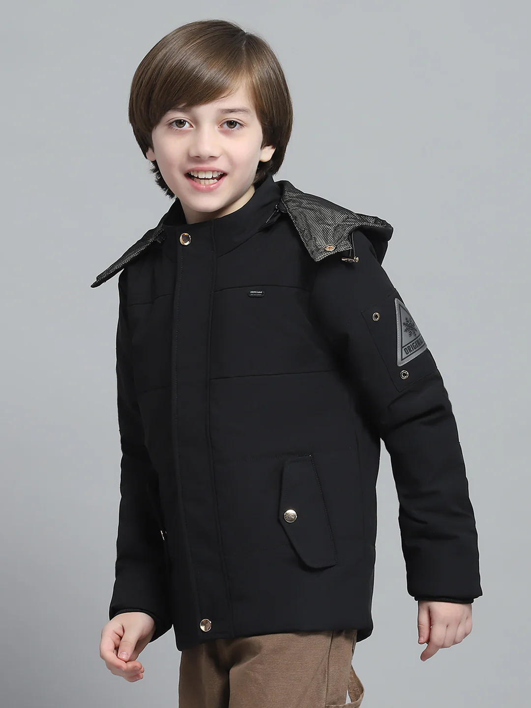 Boys Black Solid Hooded Full Sleeve Jacket - Image 3