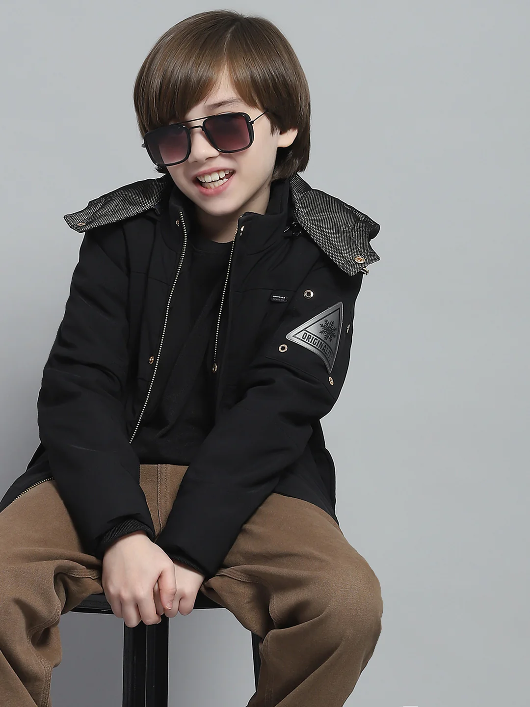 Boys Black Solid Hooded Full Sleeve Jacket - Image 6