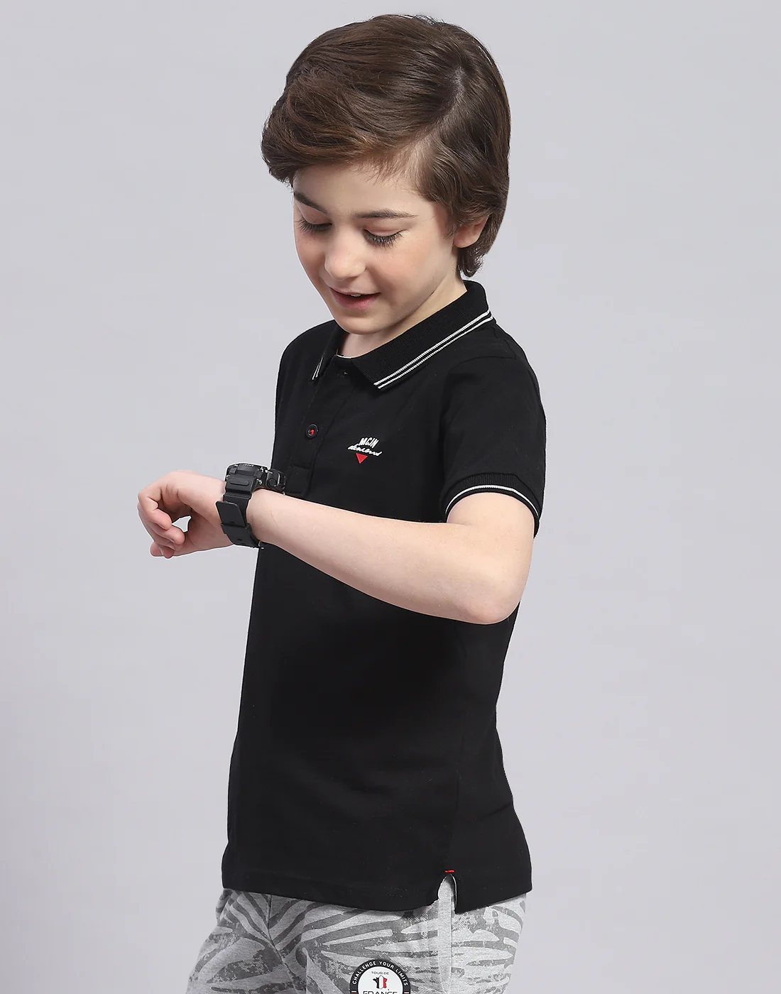 Boys Black Solid Polo Collar Half Sleeve T-Shirt - Image 3