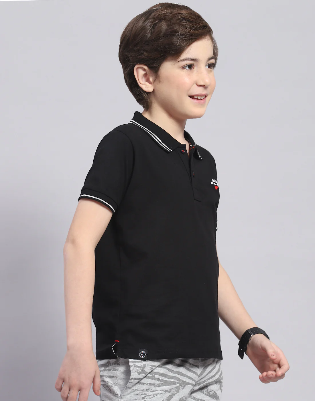 Boys Black Solid Polo Collar Half Sleeve T-Shirt - Image 4