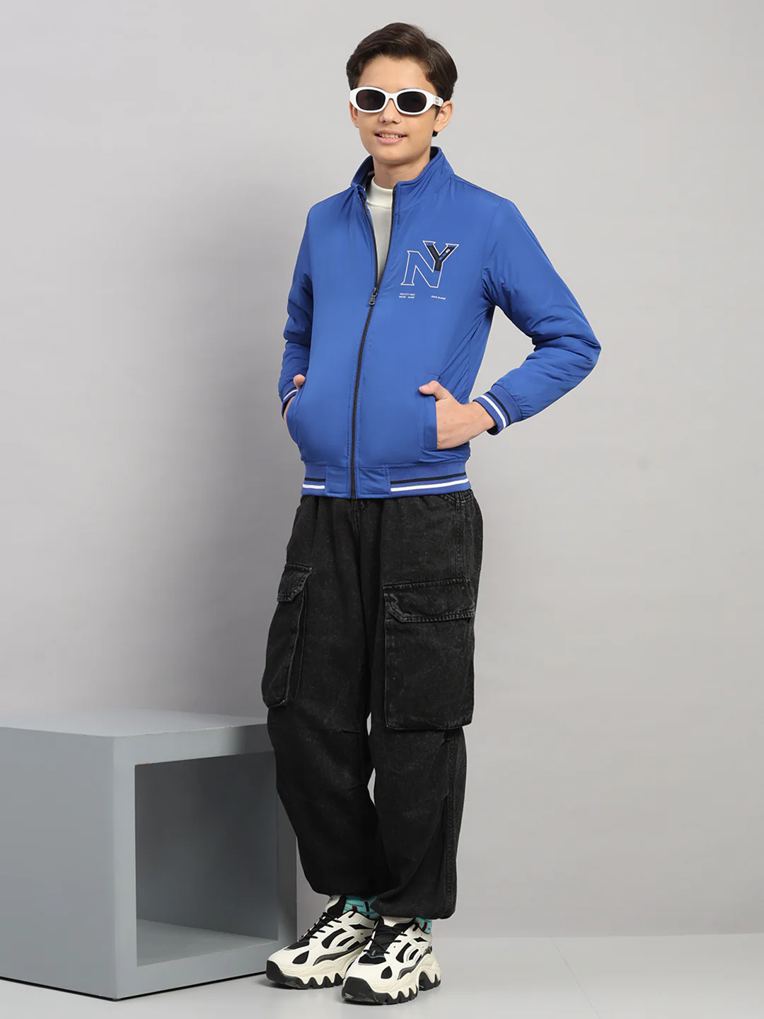 Boys Blue Solid Collar Full Sleeve Jacket - Image 2