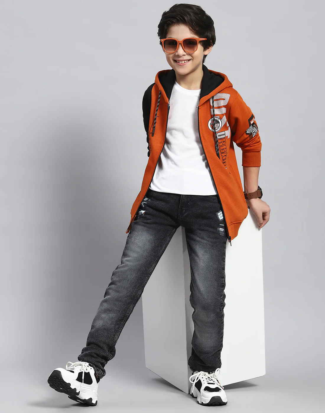 Boys Brown Printed Hooded Full Sleeve Sweatshirt - Image 3