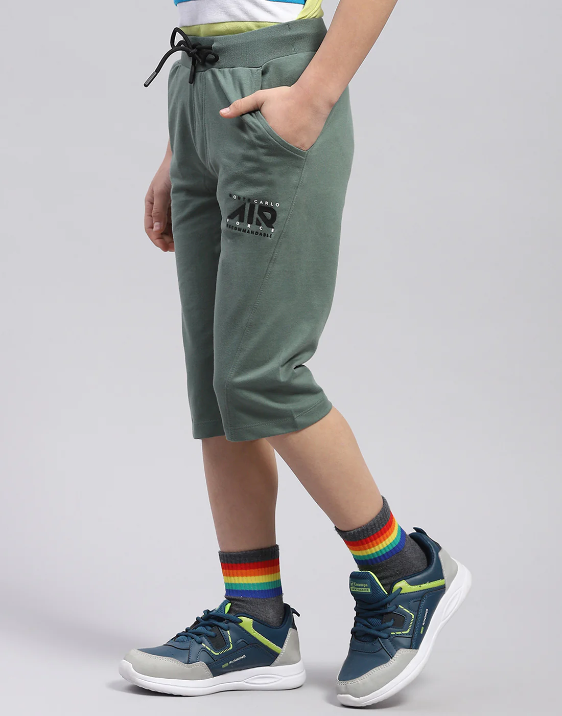 Boys Green Printed Regular Fit Capri - Image 3