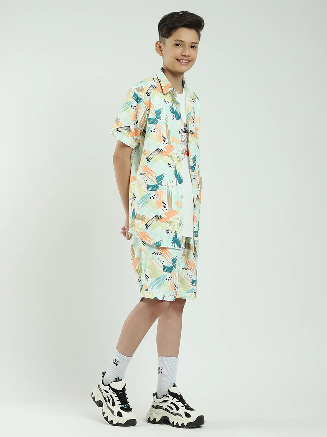 Boys Green Printed Collar Half Sleeve Cords Set - Image 4