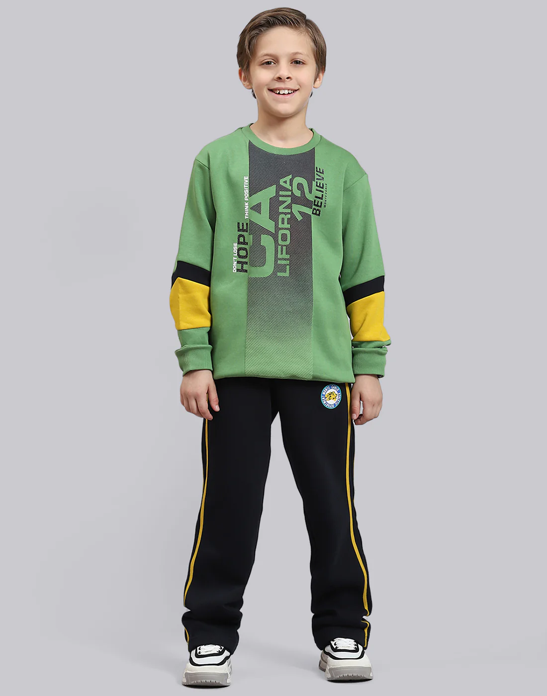 Boys Green Printed Round Neck Full Sleeve Tracksuit - Image 4