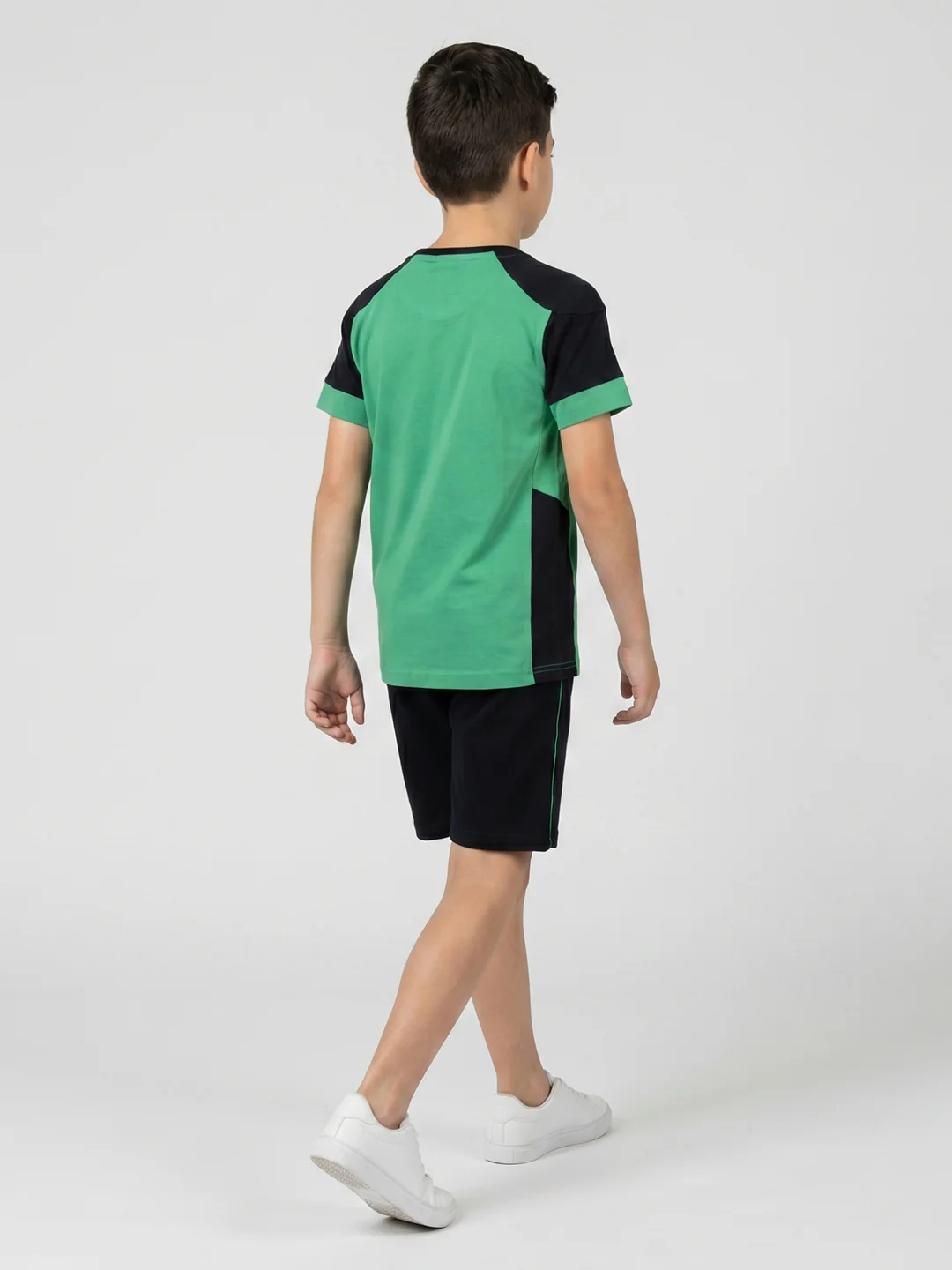 Boys Green Printed Round Neck Half Sleeve Bermuda Set - Image 4