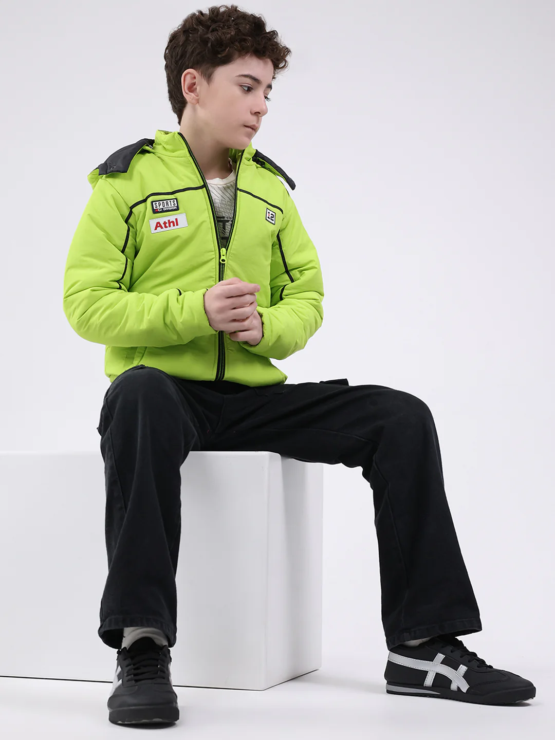 Boys Green Solid Hooded Full Sleeve Jacket - Image 2