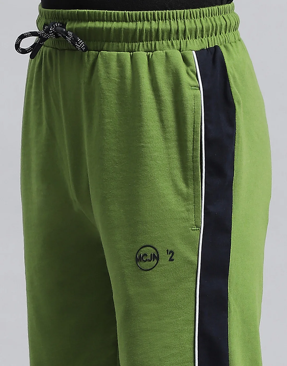 Boys Green Solid Regular Fit Capri - Image 6