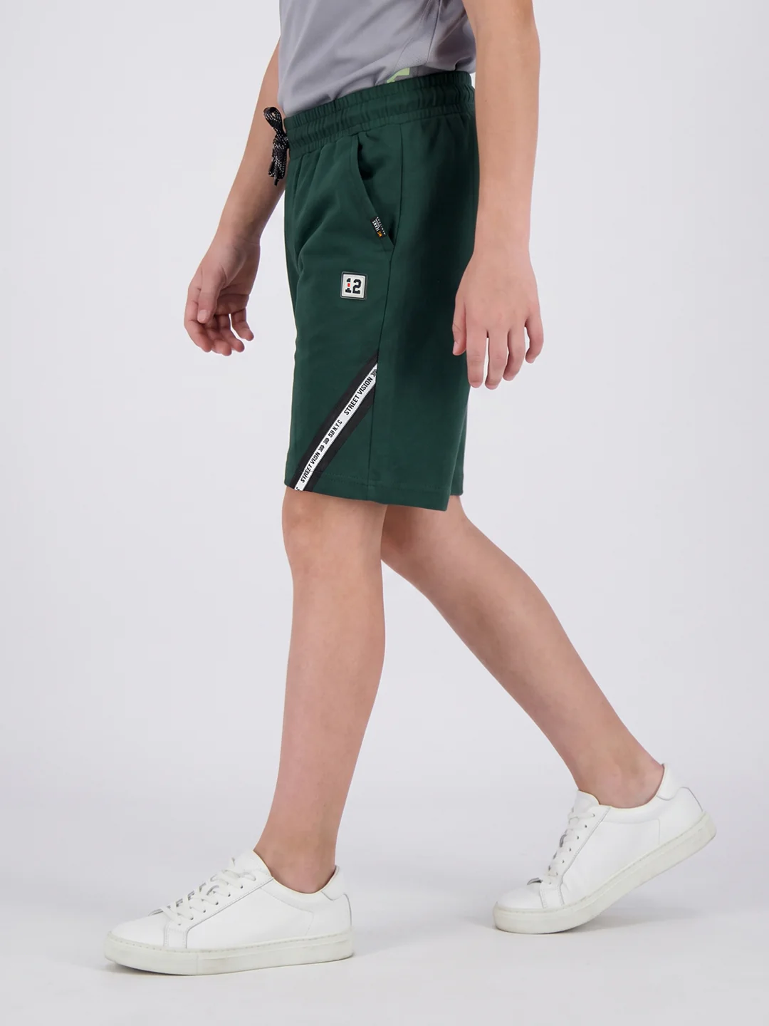 Boys Green Solid Regular Fit Shorts - Image 2