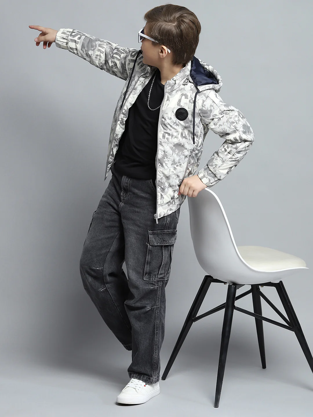 Boys Grey Printed Detachable Hood Full Sleeve Jacket - Image 2