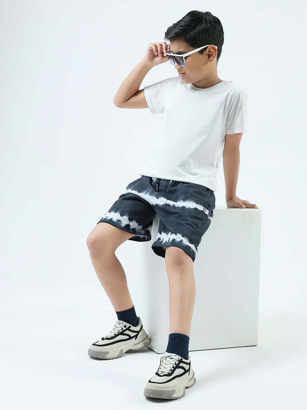 Boys Grey Printed Regular Fit Bermuda - Image 2