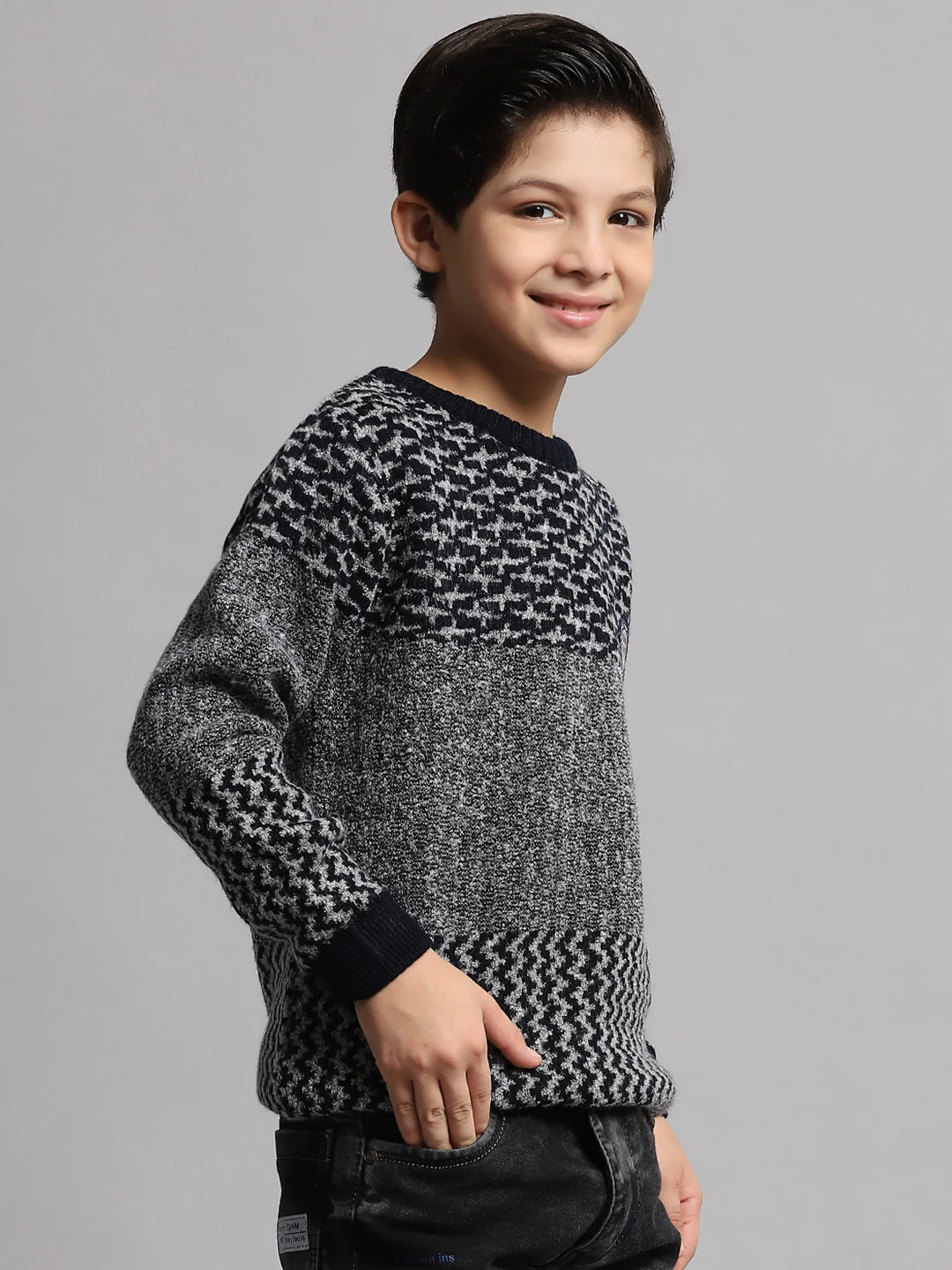 Boys Grey Self Design Round Neck Full Sleeve Sweater - Image 4