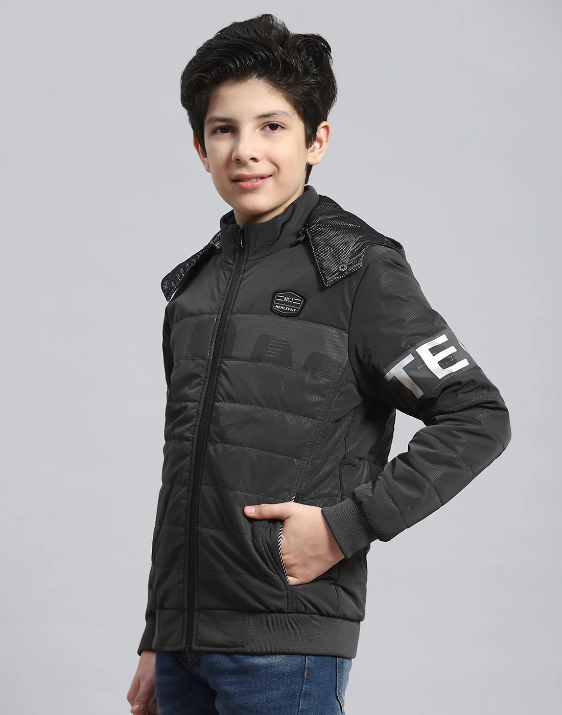 Boys Grey Solid Hooded Full Sleeve Heating Jacket - Image 3