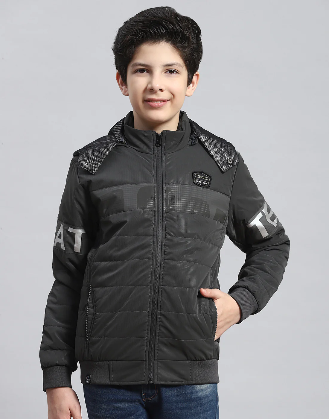 Boys Grey Solid Hooded Full Sleeve Heating Jacket - Image 4
